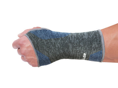 MUELLER FIR 4-WAY STRETCH WRIST SUPPORT